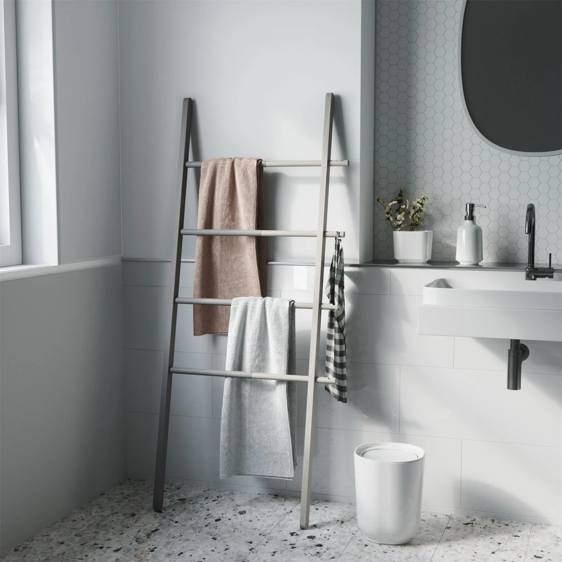 Umbra Hub Ladder Coat / Towel Rack