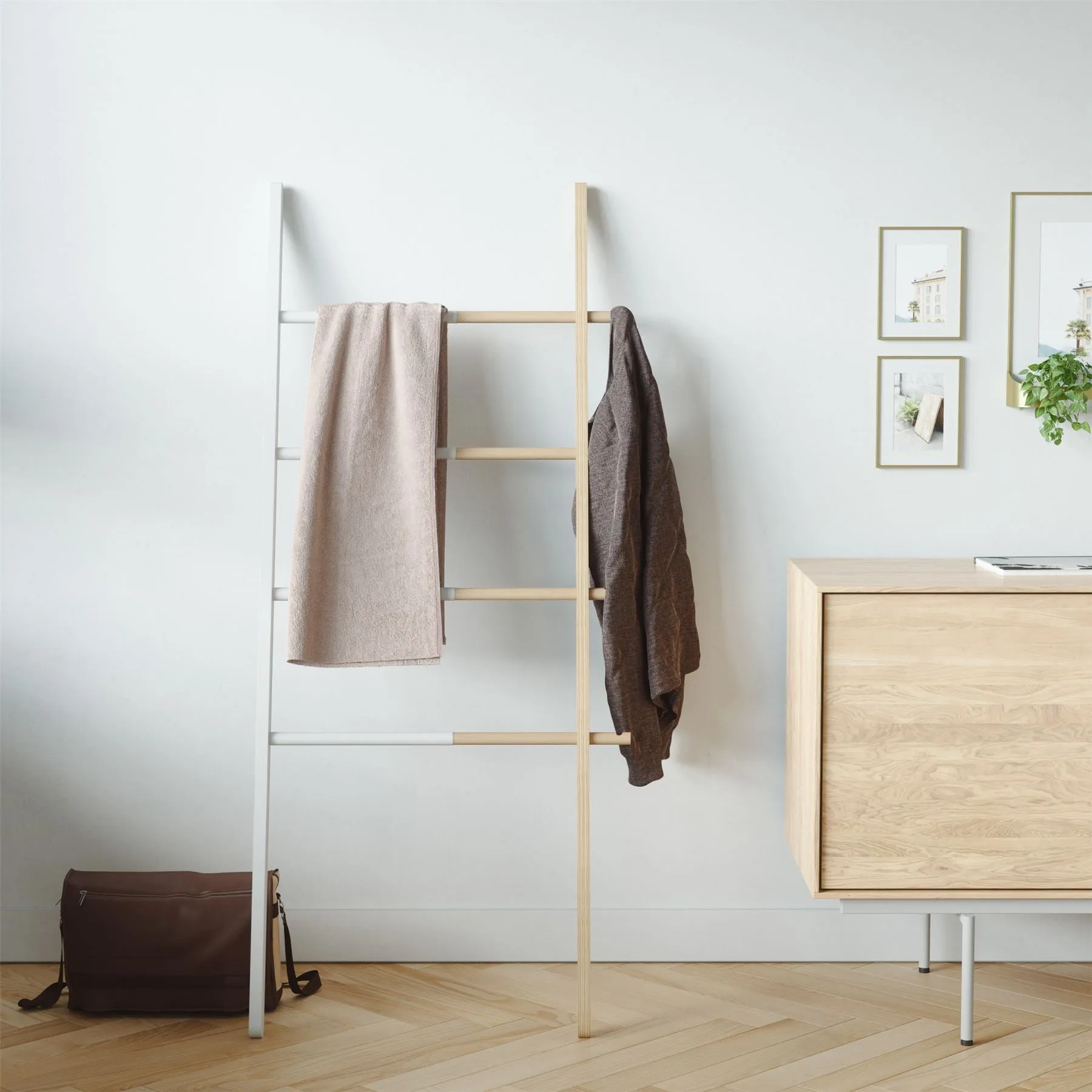 Umbra Hub Ladder Coat / Towel Rack