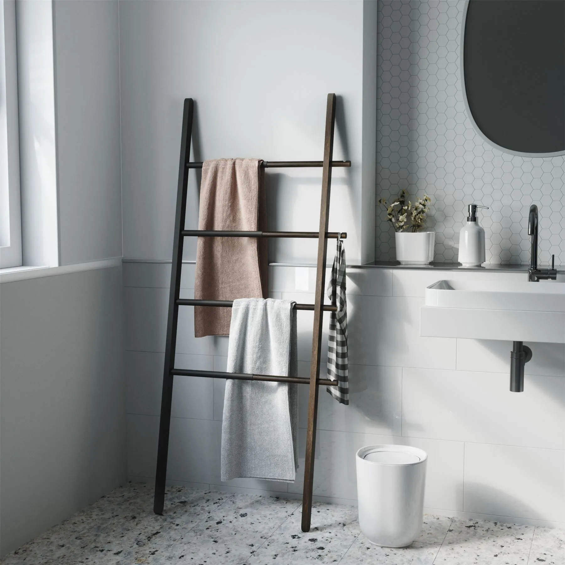 Umbra Hub Ladder Coat / Towel Rack