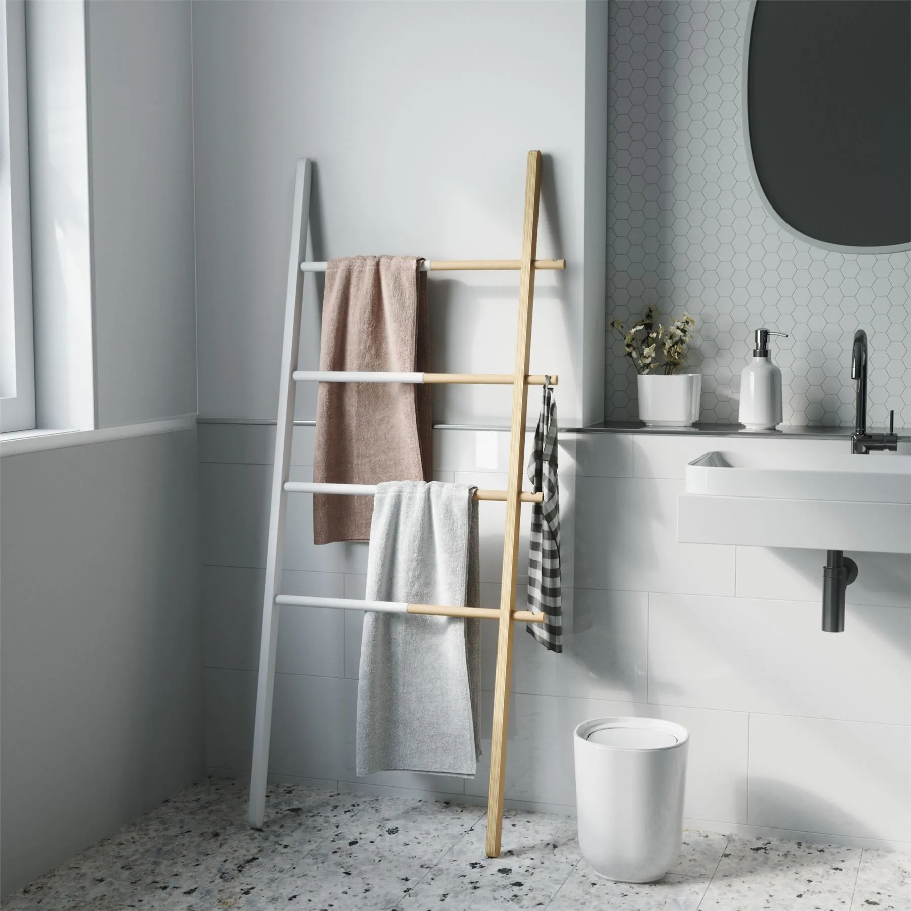 Umbra Hub Ladder Coat / Towel Rack